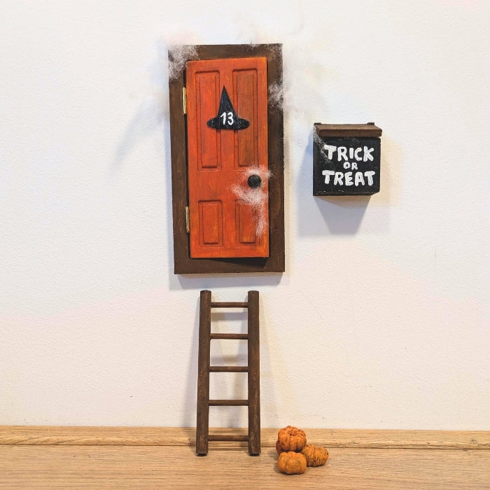 Pequeña Puerta de Ratón