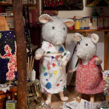 Cargar imagen en el visor de la galería, Peluche Raton - El Artista
